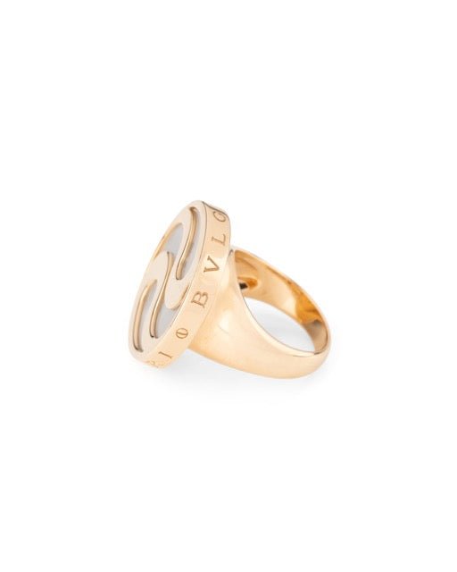 Bulgari, "Yin & Yang" ring in 18K yellow gold and vintage mother-of-pearl