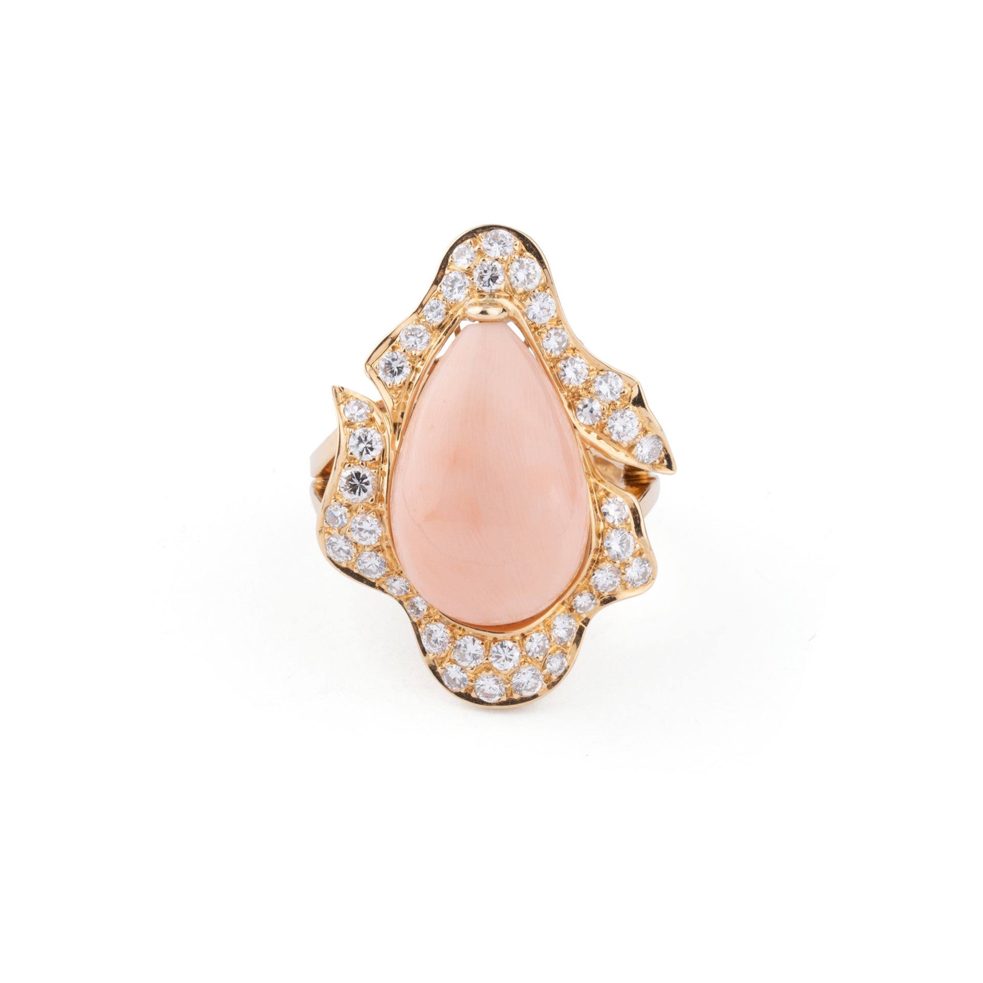Bulgari, bague vintage or 18K, diamants et corail