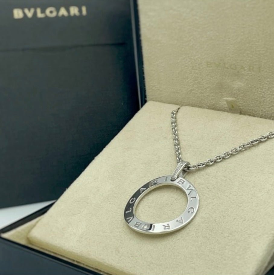 Bulgari collier pendentif "Bulgari Bulgari" en or blanc 18K - Maison Eloe
