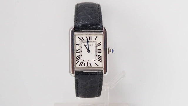 Une montre Cartier Tank solo en acier