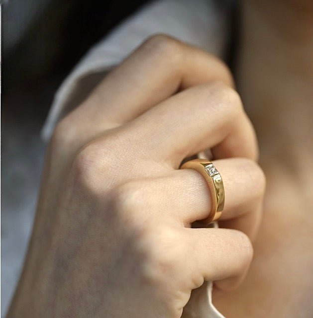 Cartier bague Tank, or jaune diamant princesse, vintage - Maison Eloe