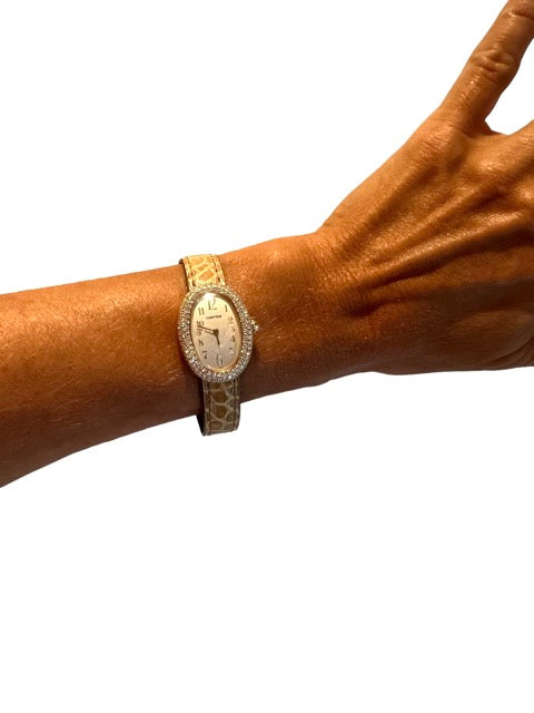 Cartier "Baignoire" watch in yellow gold and diamonds