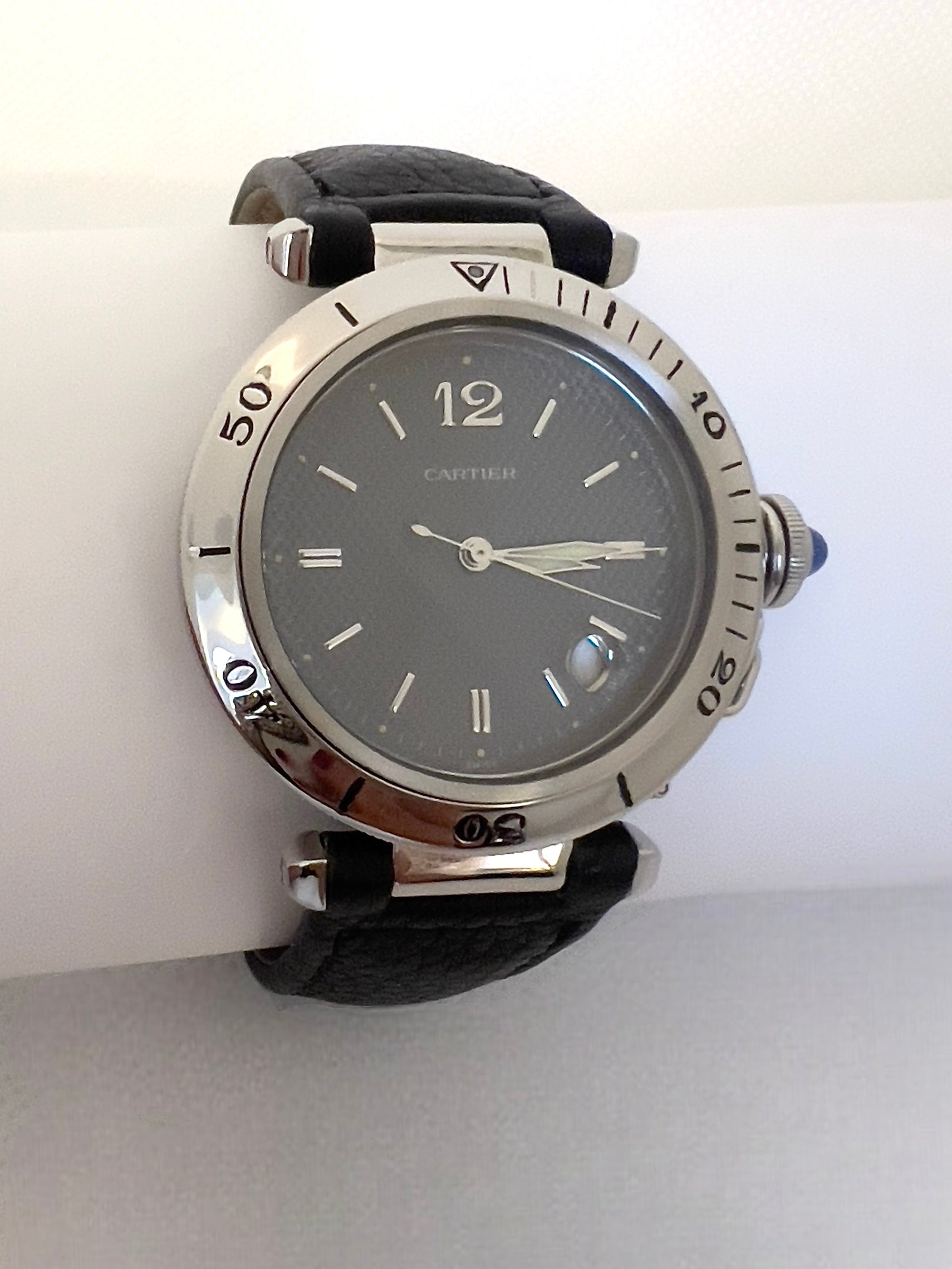 Cartier, Montre Pacha en Acier sur Cuir
