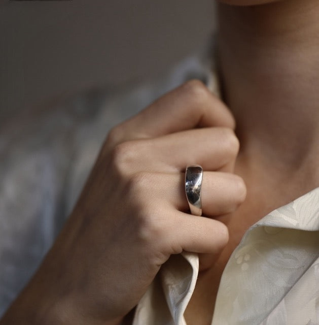 Chaumet, "Valse" ring in 18K white gold, vintage