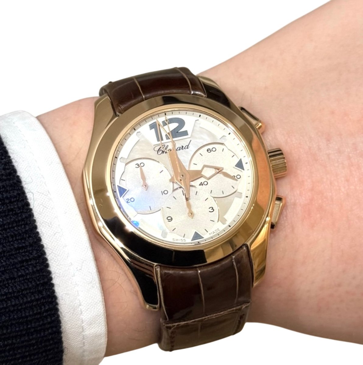 Chopard montre "Elton John" en or rose sur cuir Série limitée automatique - Maison Eloe