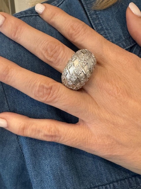 Dior, Bague "Poulette" Or gris, Diamants