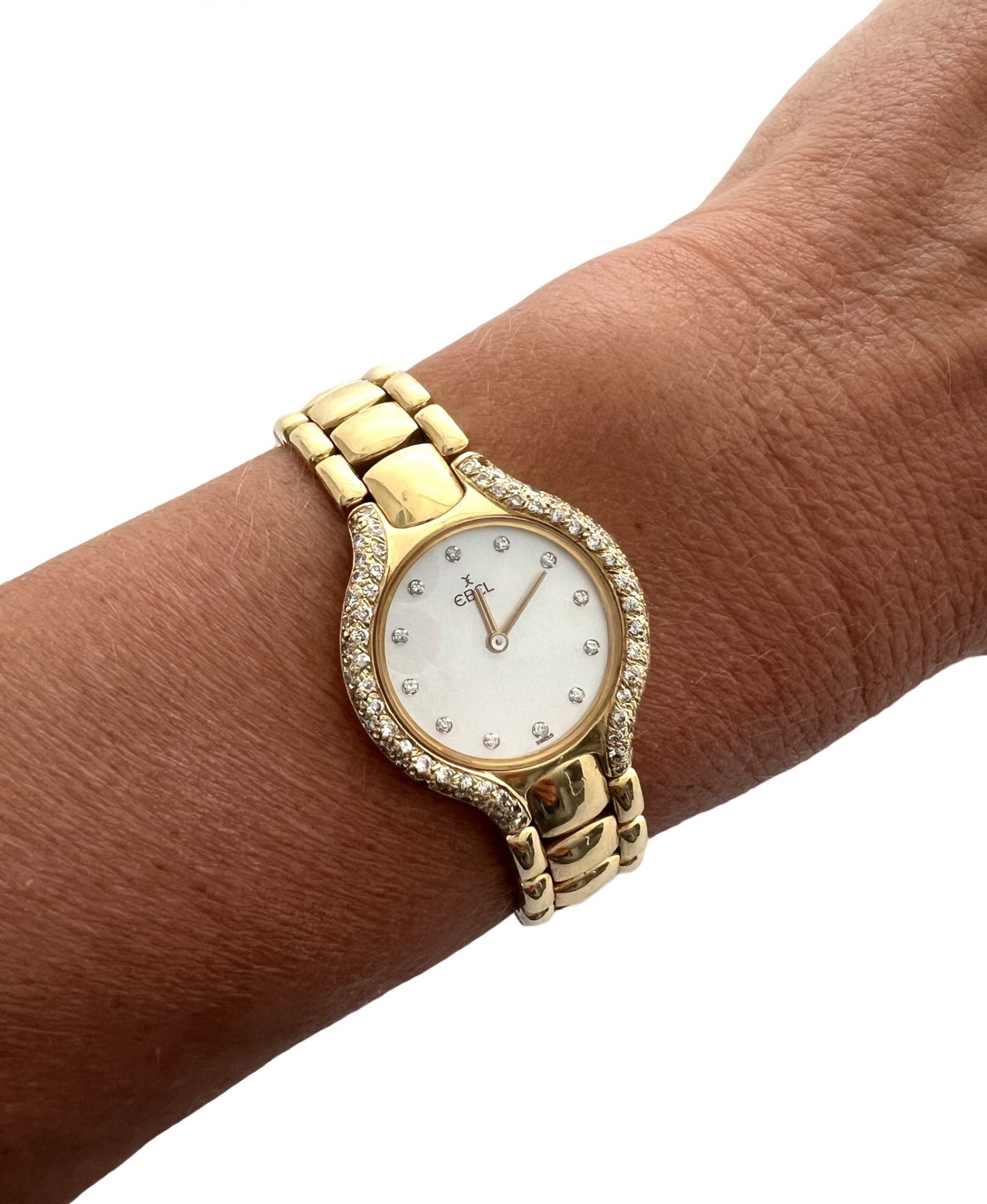 Montre "Beluga" Ebel or jaune 18K et diamants