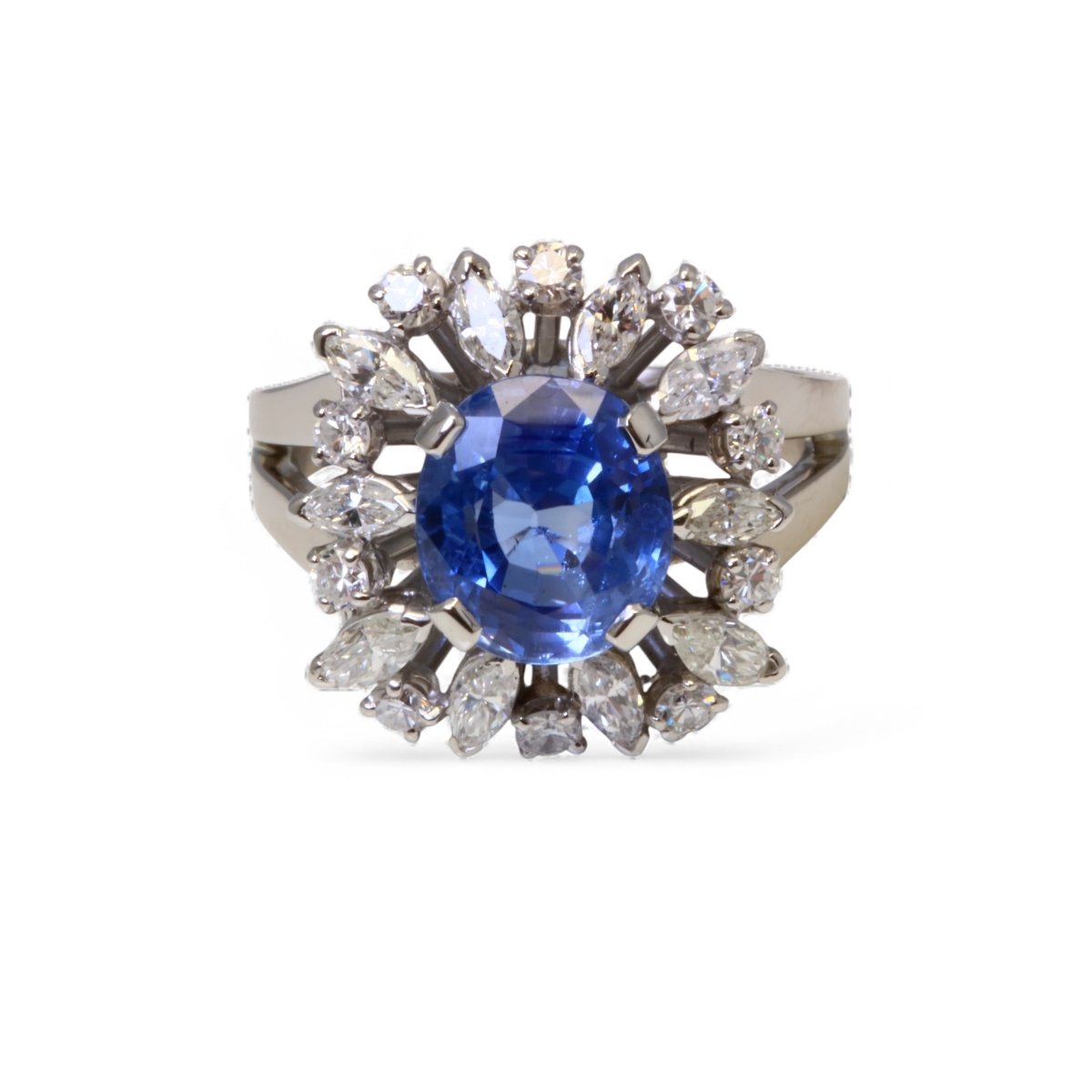 Bague en or blanc, saphir naturel et diamants. - Maison Eloe