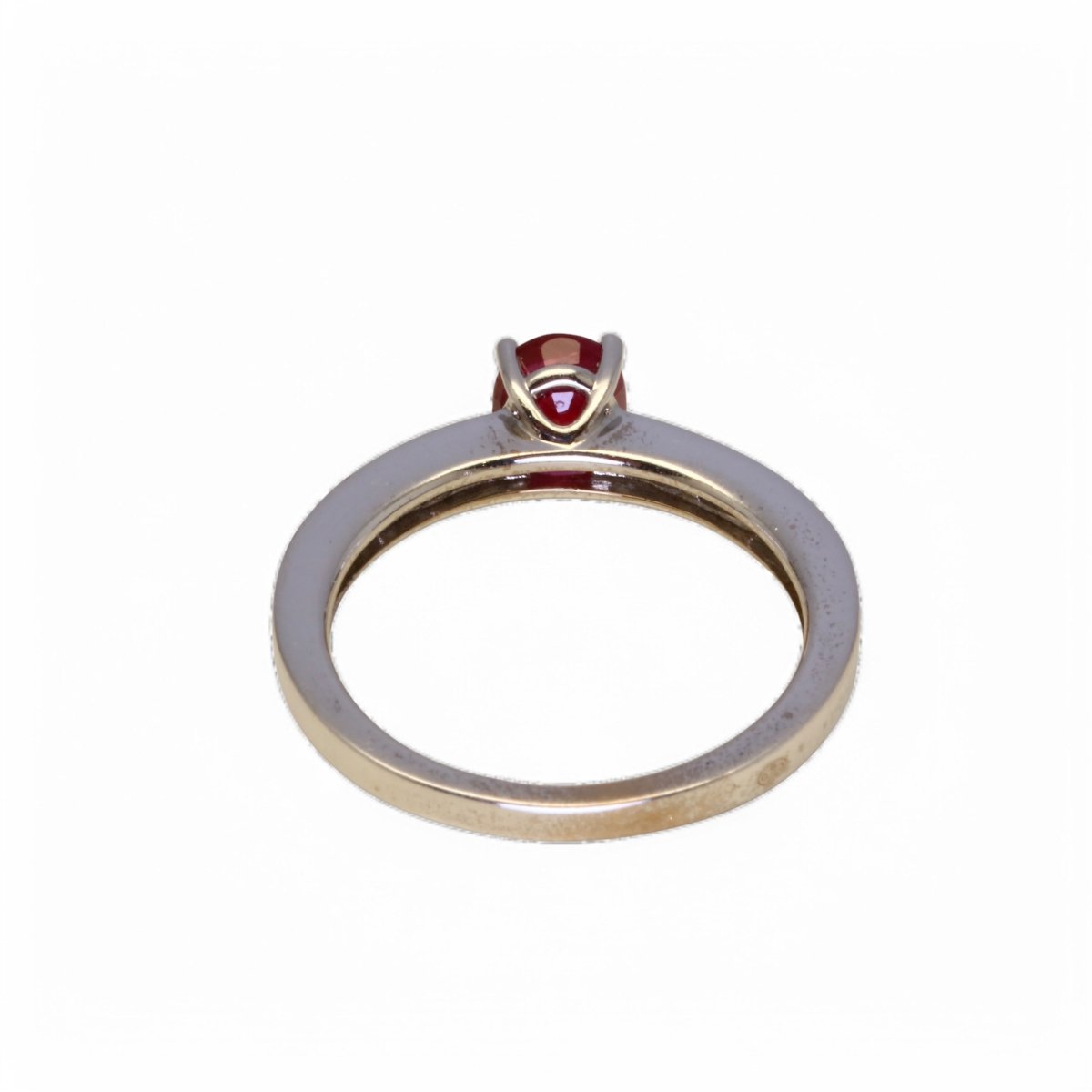 Bague en or blanc rubis et diamants. - Maison Eloe