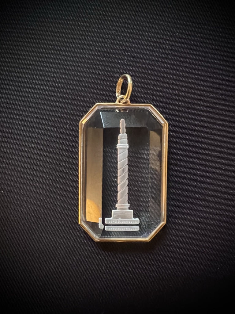 Pendentif Boucheron cristal et or