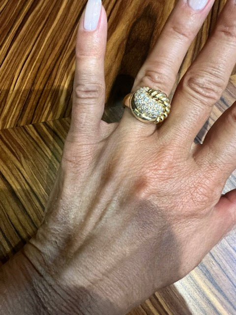 Fred bague en forme de noeud or jaune et diamants