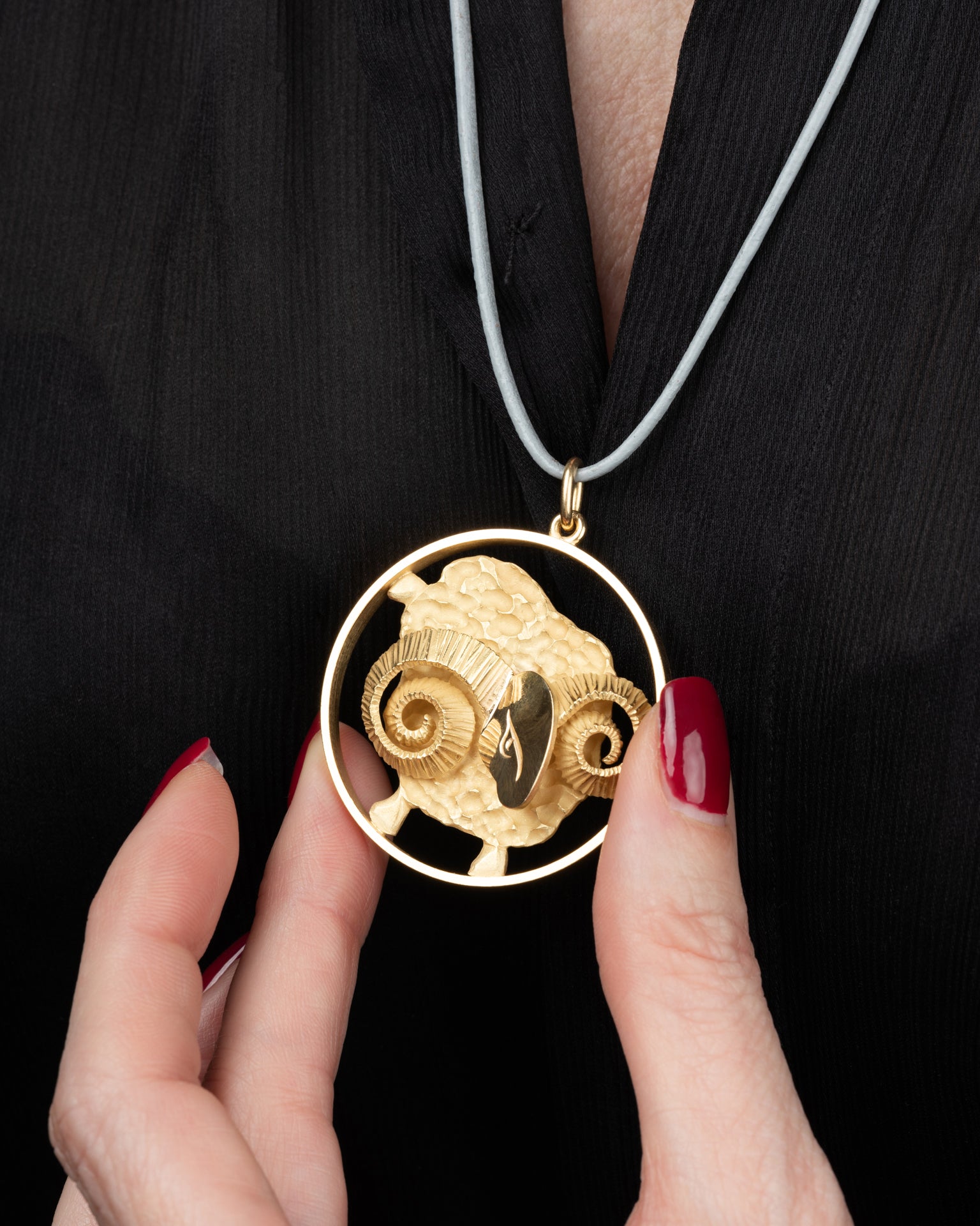Gübelin, Yellow Gold Aries Head Zodiac Pendant