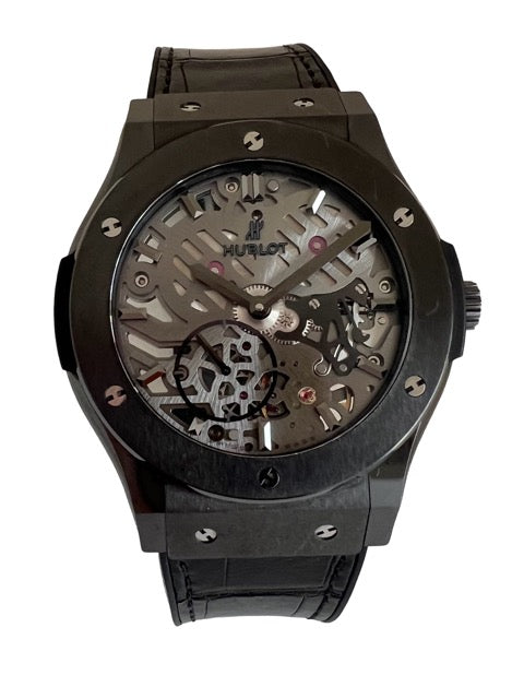 Une Montre Hublot Classic Fusion Squelette céramique noire