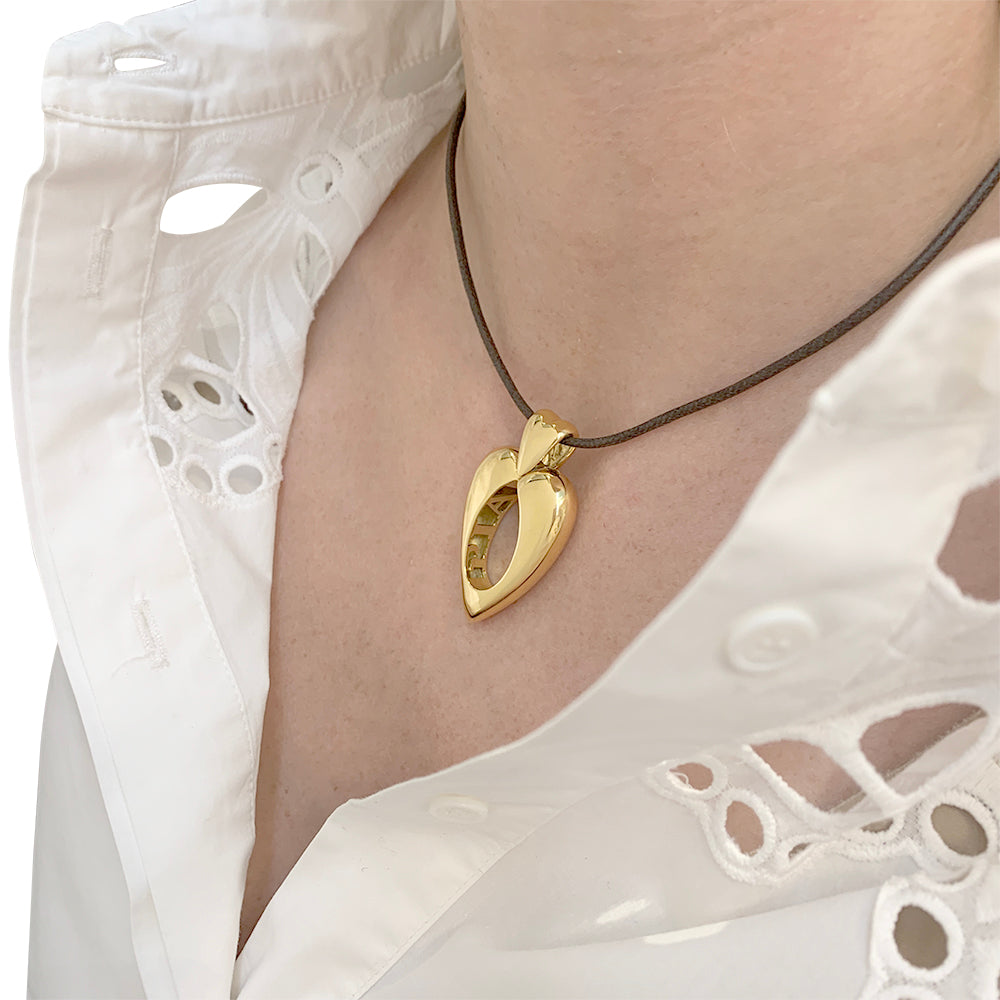 Piaget pendant, "Piaget Heart of Gold", yellow gold.