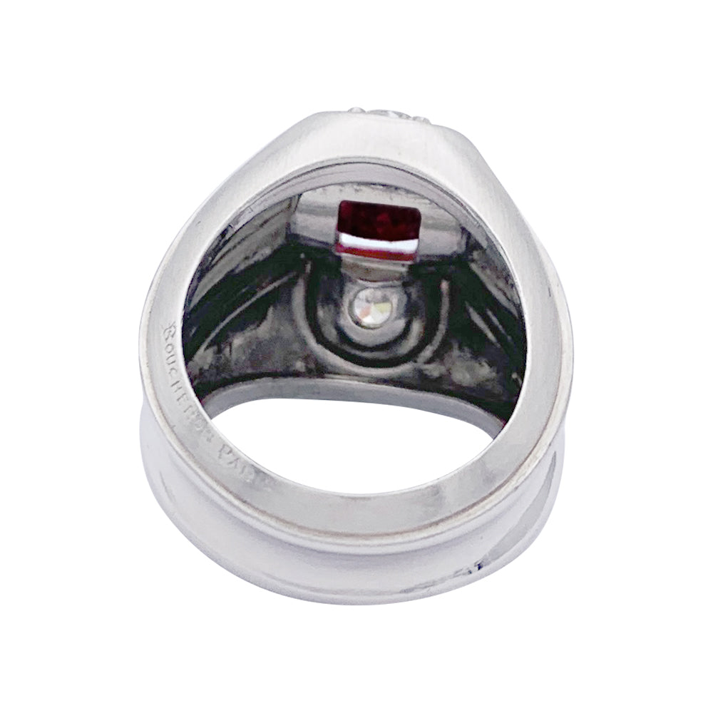 Bague Art Déco Boucheron, platine, rubis, diamants.