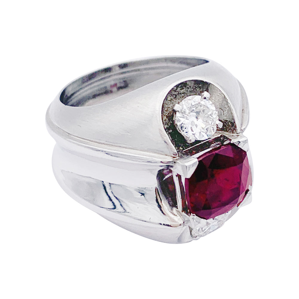 Bague Art Déco Boucheron, platine, rubis, diamants.