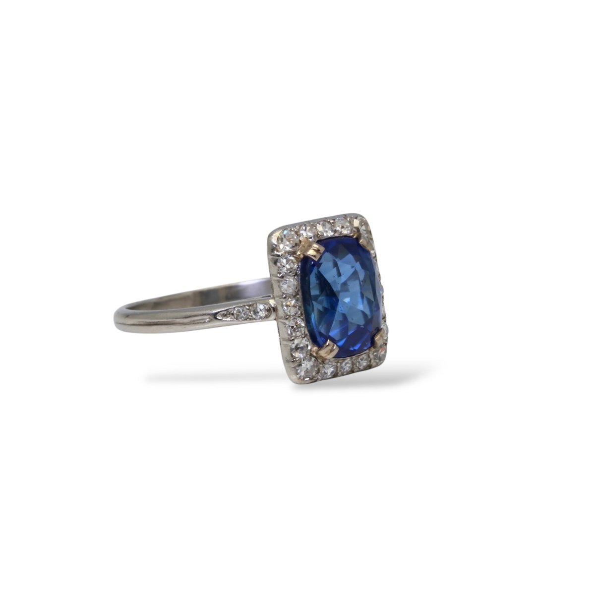 Bague ancienne saphir naturel et diamants - Maison Eloe