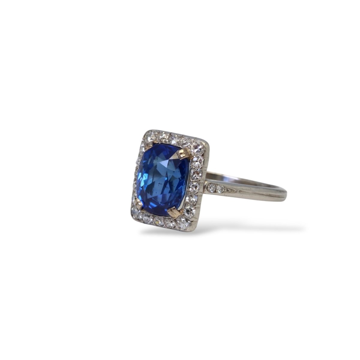 Bague ancienne saphir naturel et diamants - Maison Eloe