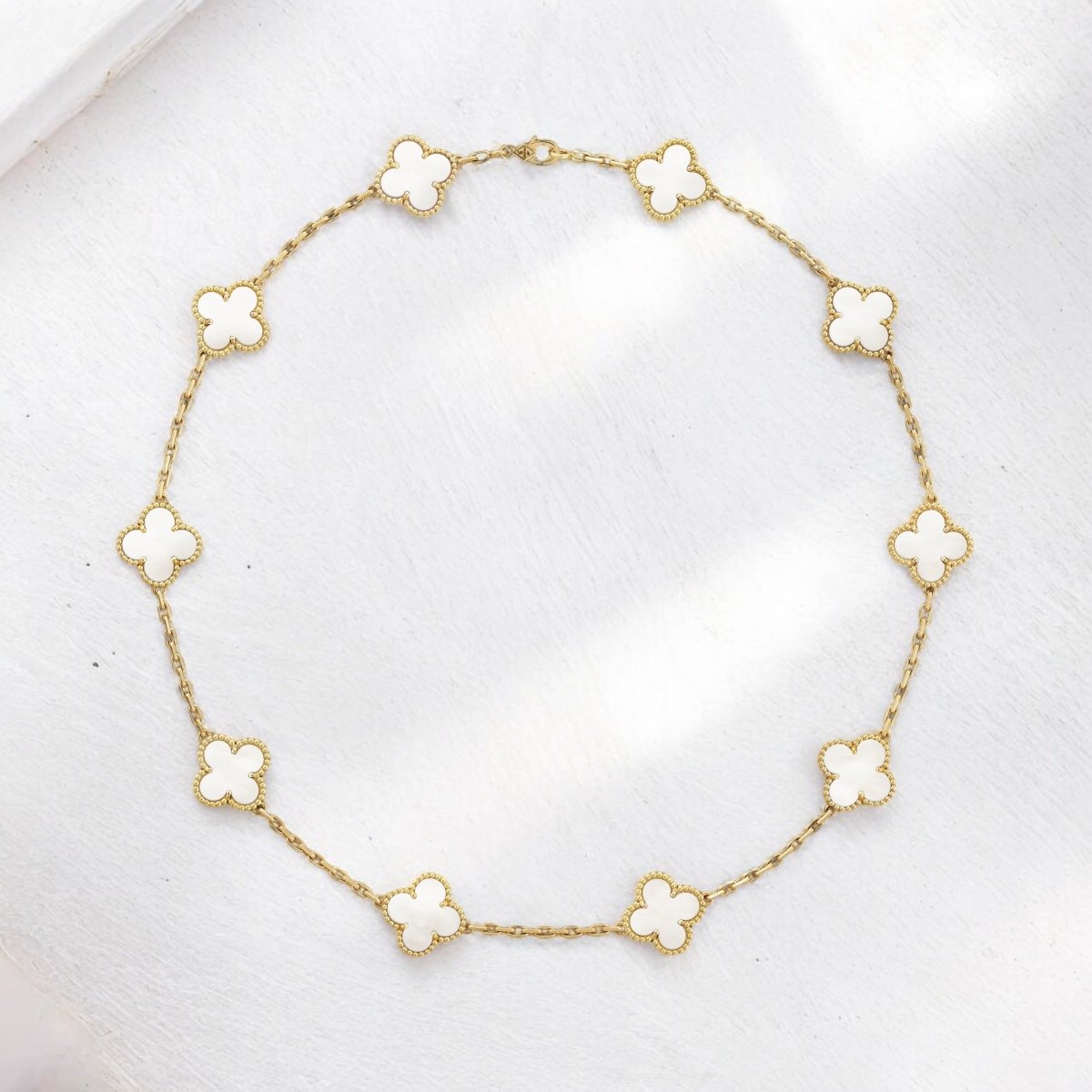 Van Cleef & Arpels Collier Vintage Alhambra 10 motifs - Maison Eloe