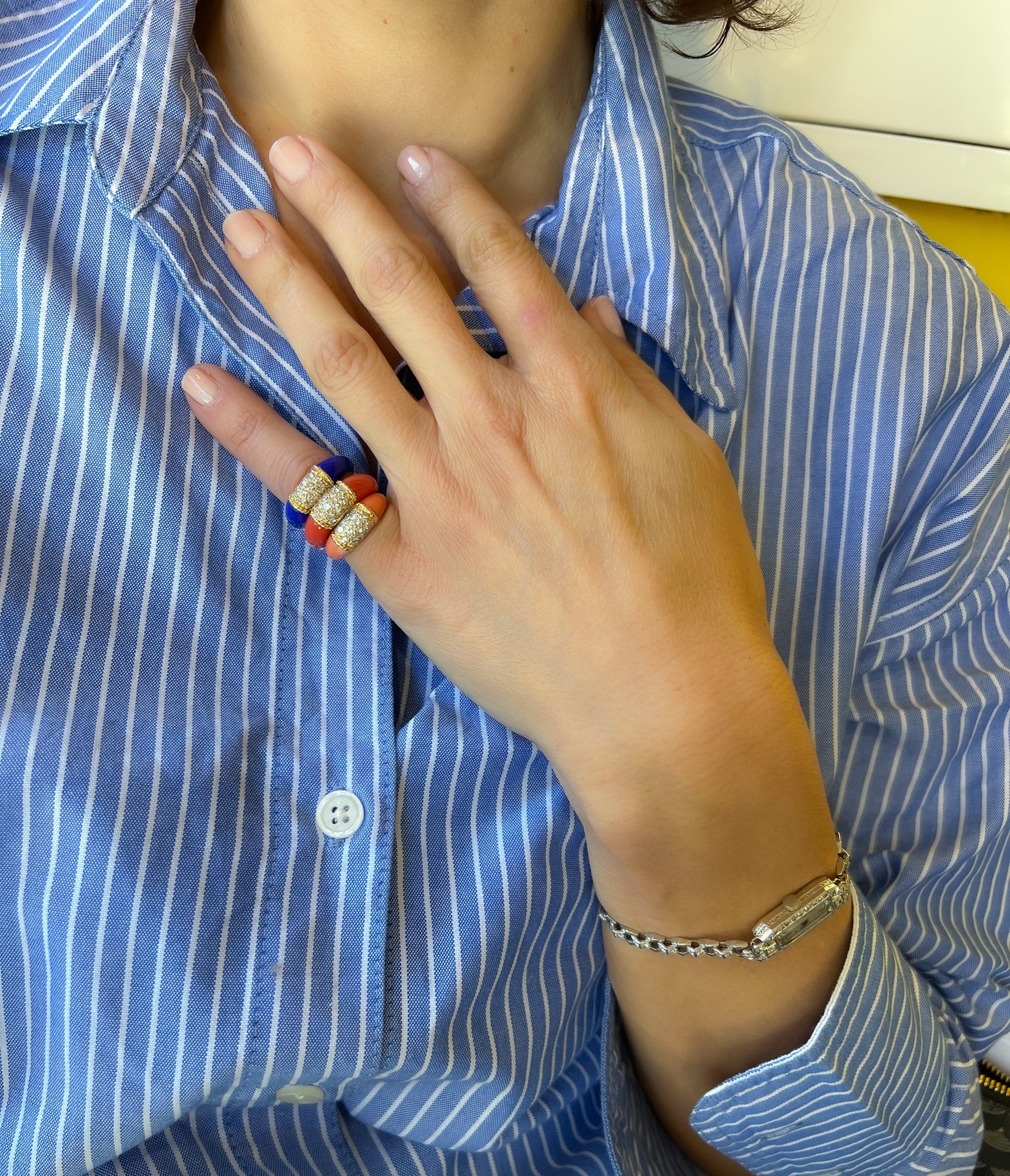 Van Cleef & Arpels ring, Philippine collection in yellow gold and coral