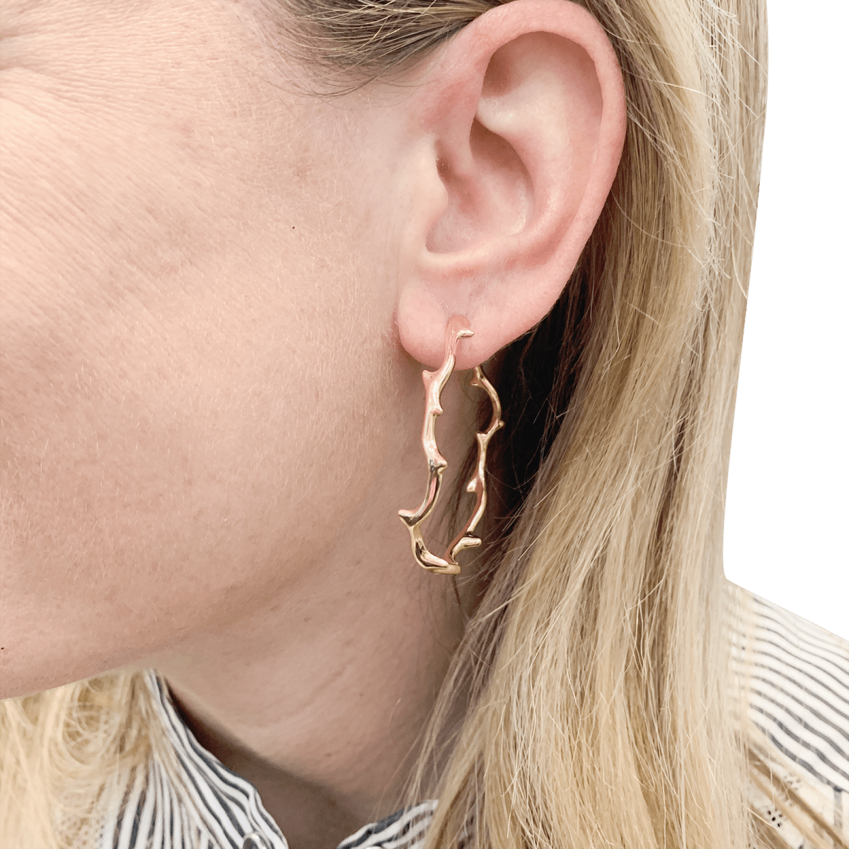 Boucles d'oreilles Dior, "Bois de Rose", or rose. - Maison Eloe
