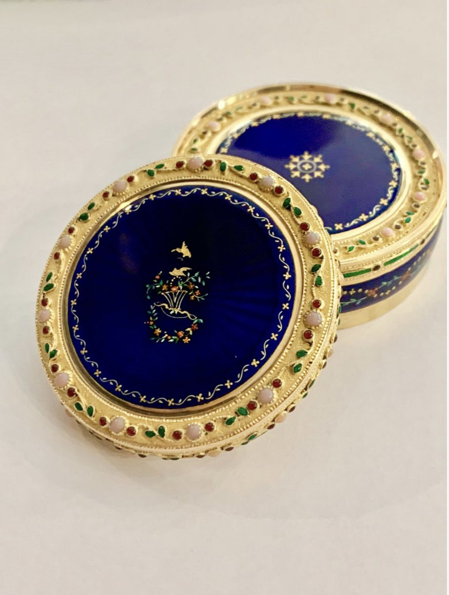 Round gold and enamel box