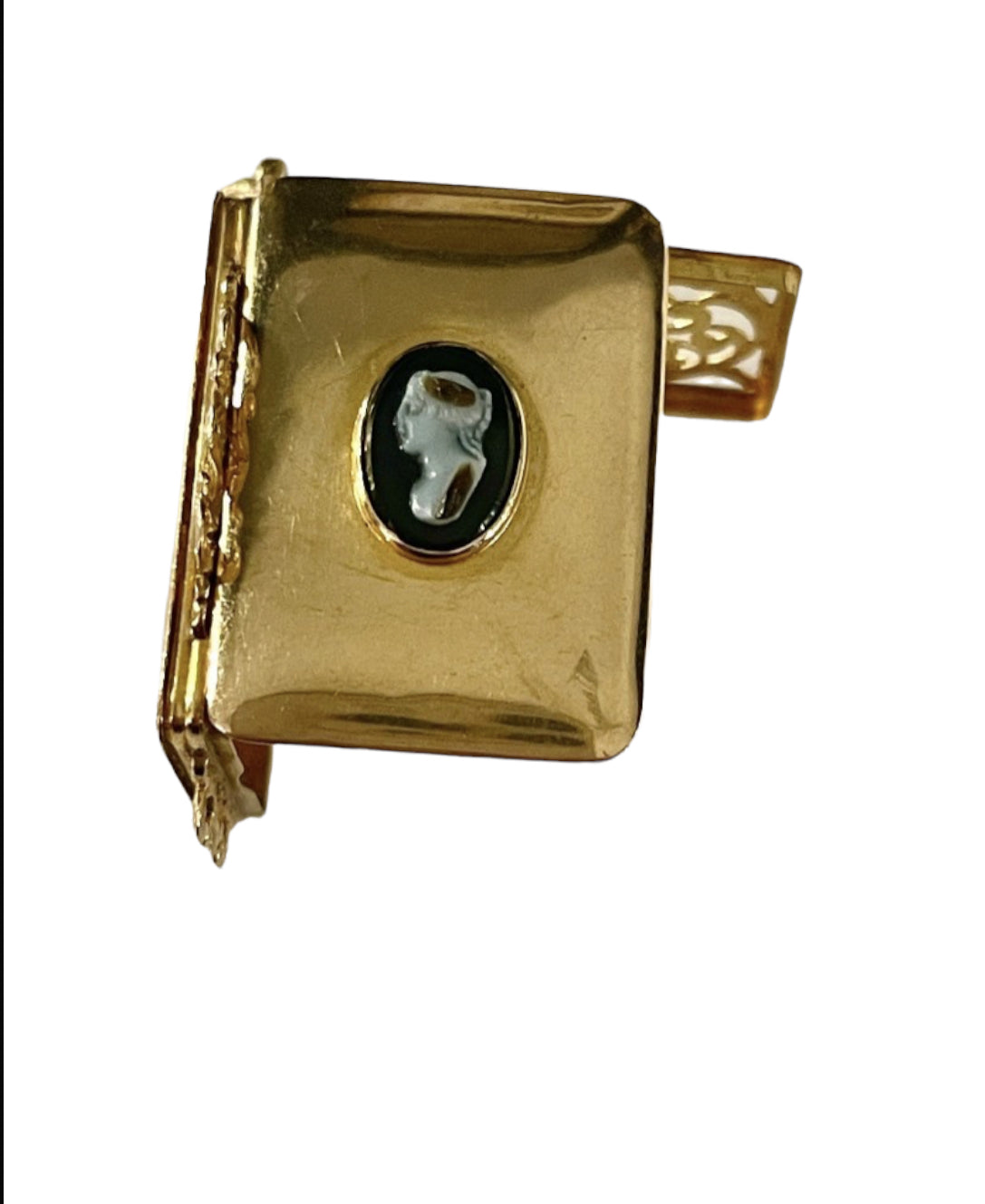 pendentif vinaigrette en or et camée