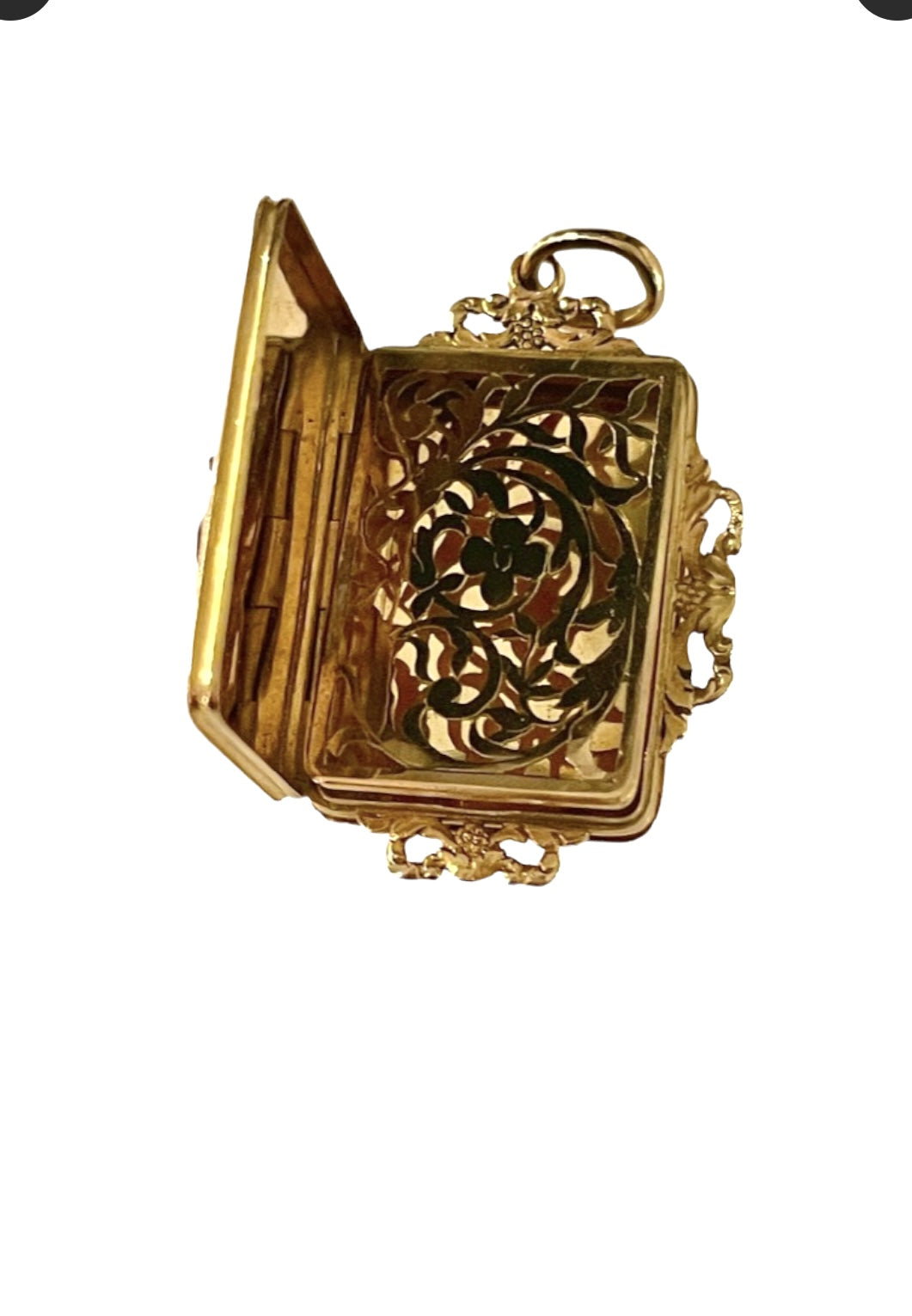 gold and cameo vinaigrette pendant