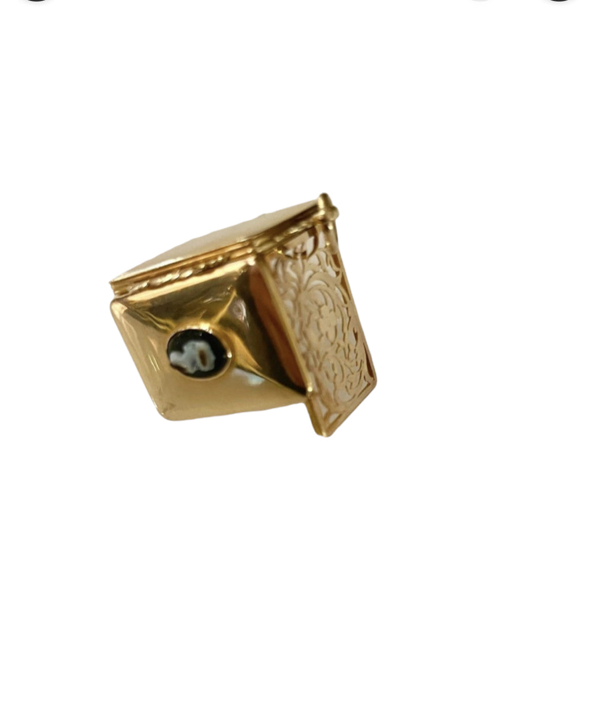 gold and cameo vinaigrette pendant