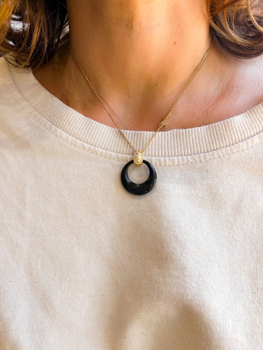 Collier Pendentif vintage or jaune diamants Van Cleef & Arpels vintage - Maison Eloe