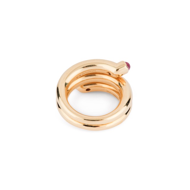 a Jean Schlumberger ring for Tiffany & Co in yellow gold and rubies