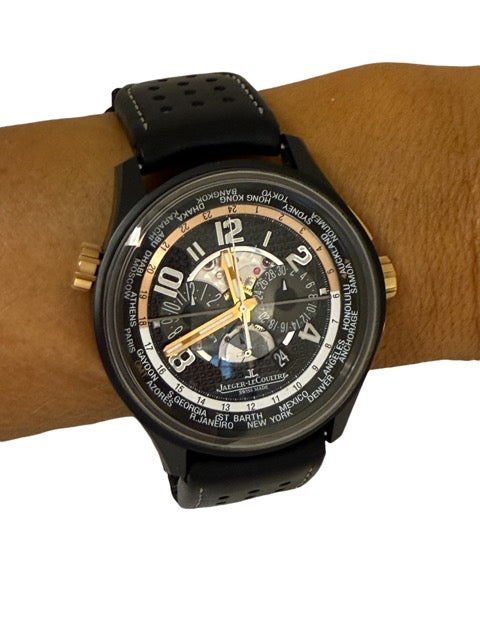 Jaeger Lecoultre modèle Aston-Martin V12 Vantage, céramique or et acier Edition limitée