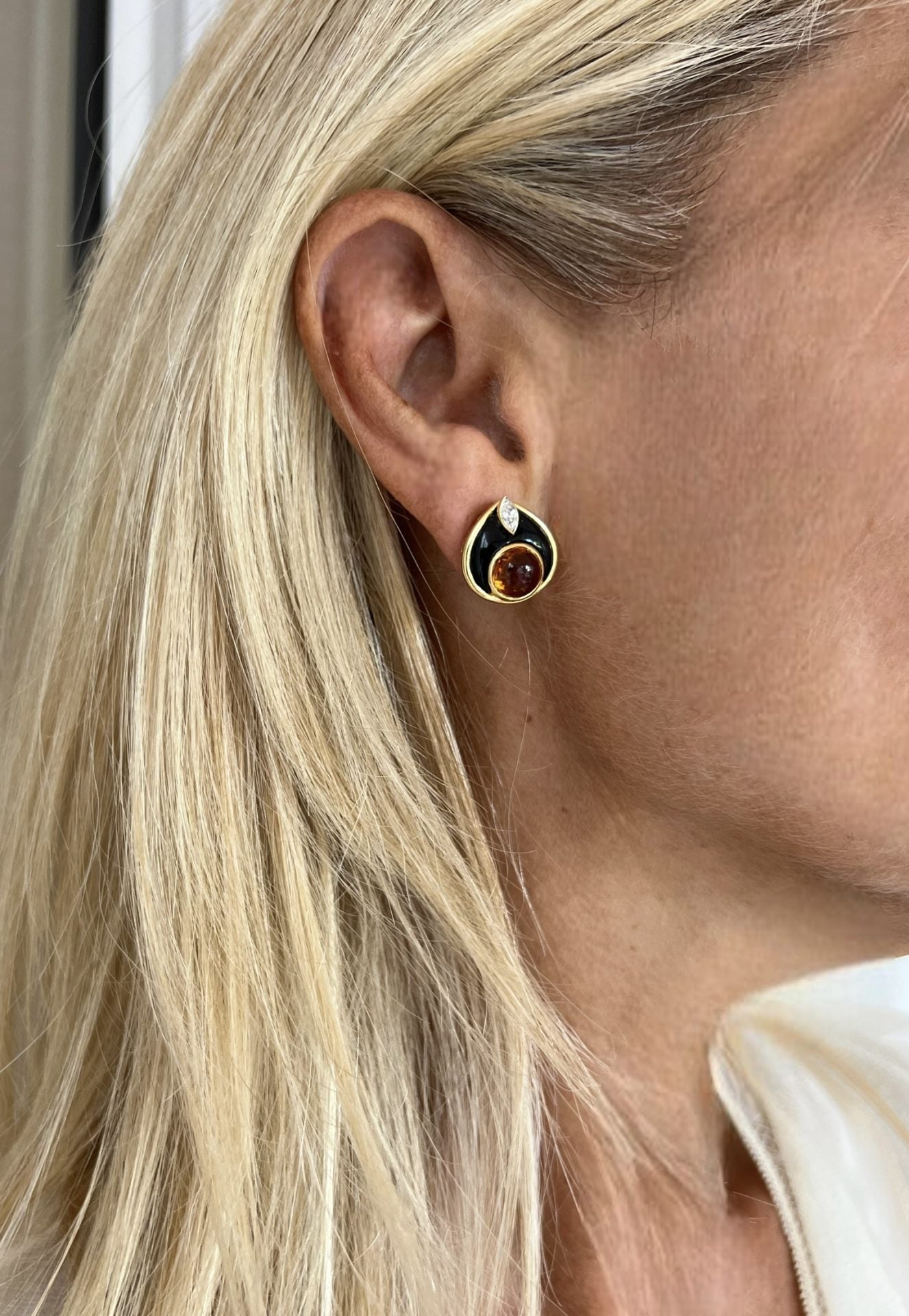 Boucles d'oreilles clips signées Marina B