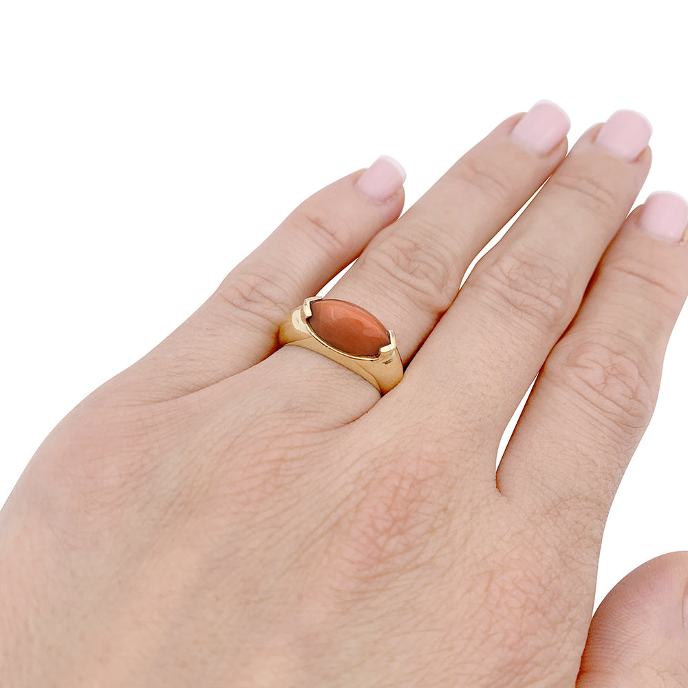Bague O.J.Perrin, or jaune, corail.