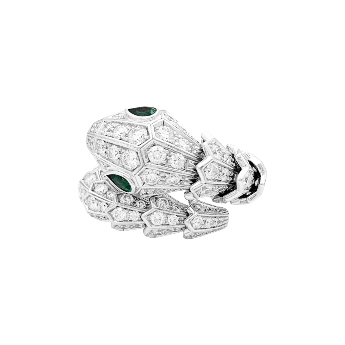 Bague BULGARI "Serpenti", en or blanc, diamants et émeraudes. - Maison Eloe
