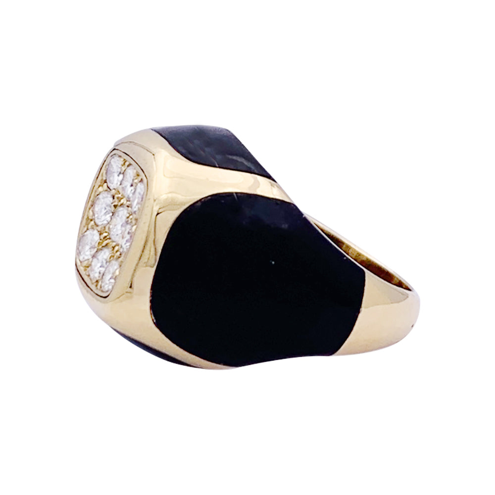 Bague Boucheron, "Chevalière", or jaune, bois et diamants.