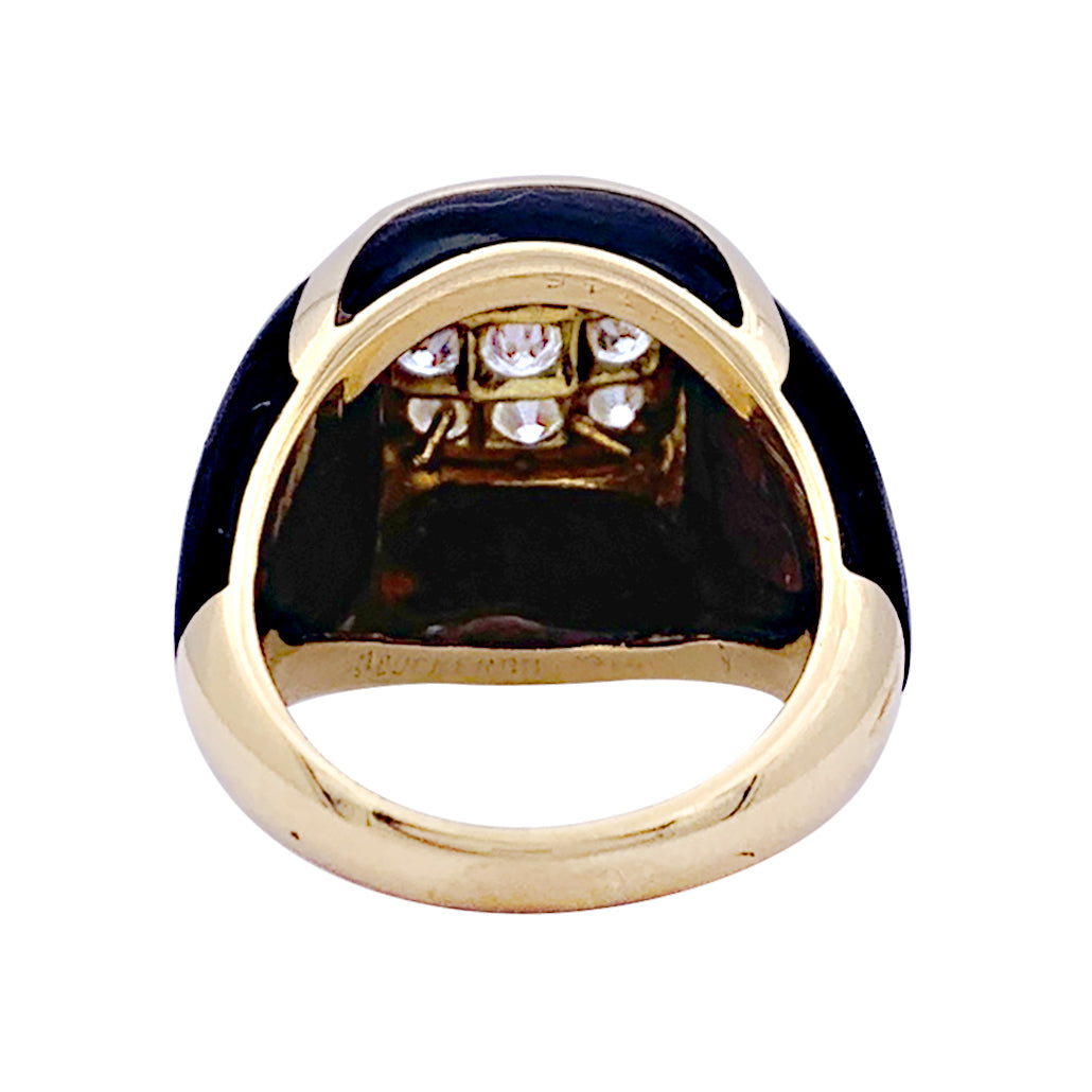 Bague Boucheron, "Chevalière", or jaune, bois et diamants.
