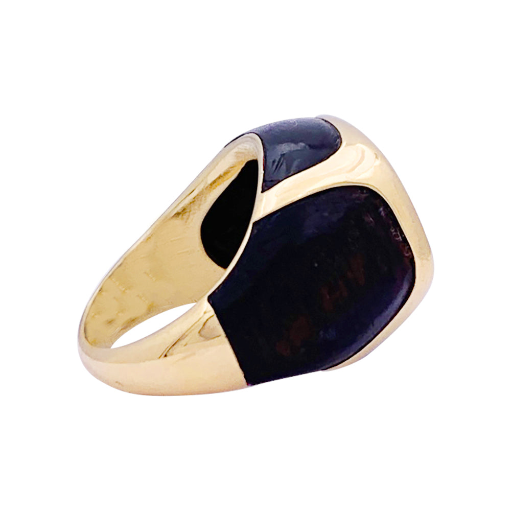Bague Boucheron, "Chevalière", or jaune, bois et diamants.