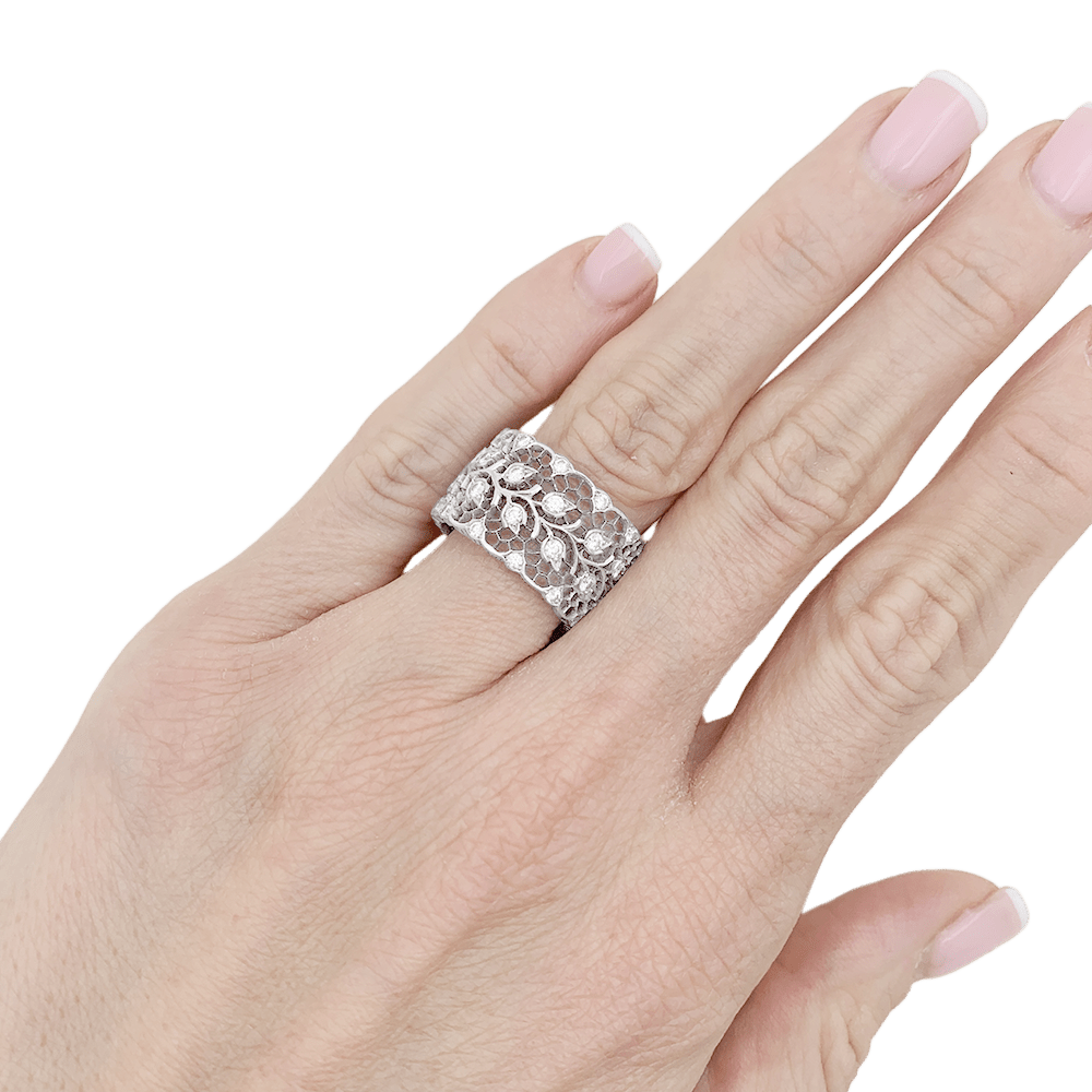 Bague Buccellati "Eternelle Tulle Ramage" or blanc, diamants. - Maison Eloe