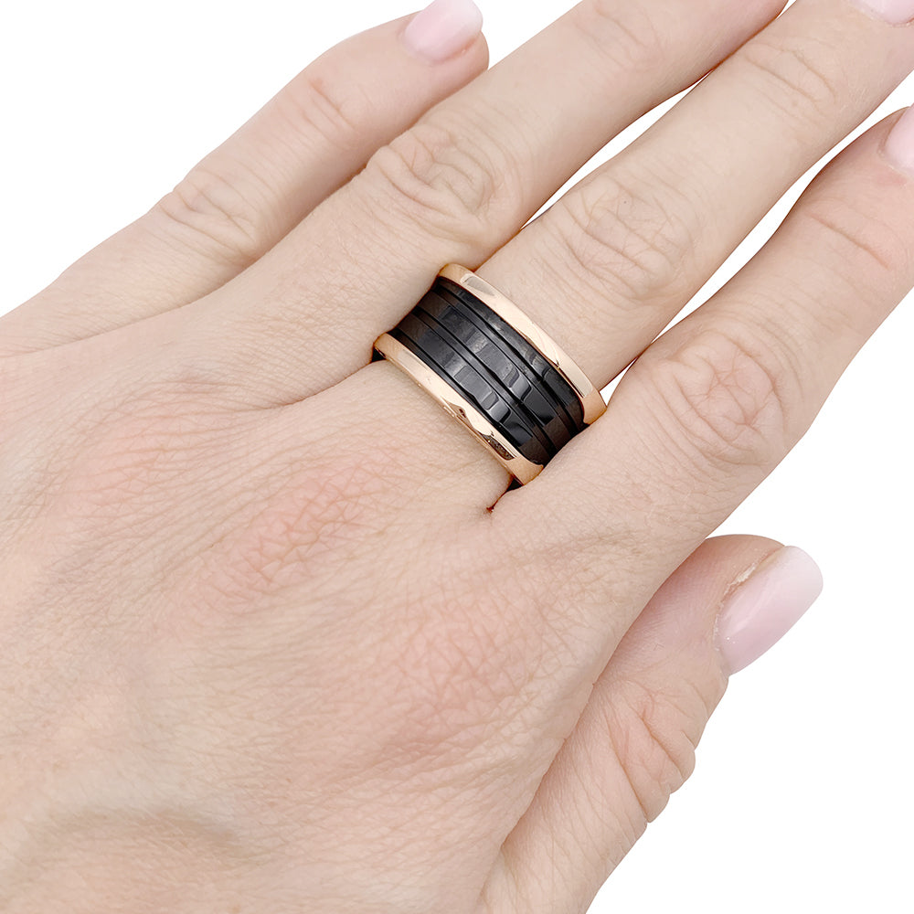 Bague Bulgari, "B.Zero1", or rose et céramique.