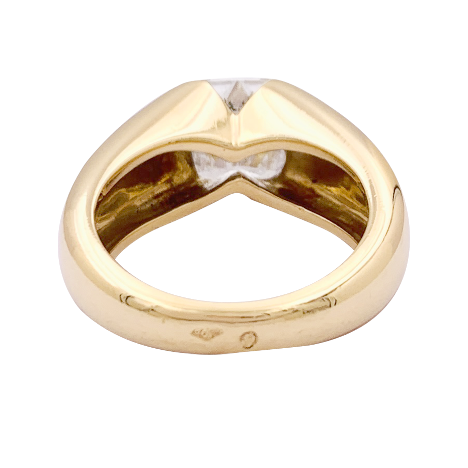 Bague Cartier or jaune, diamant 2,05 carats.
