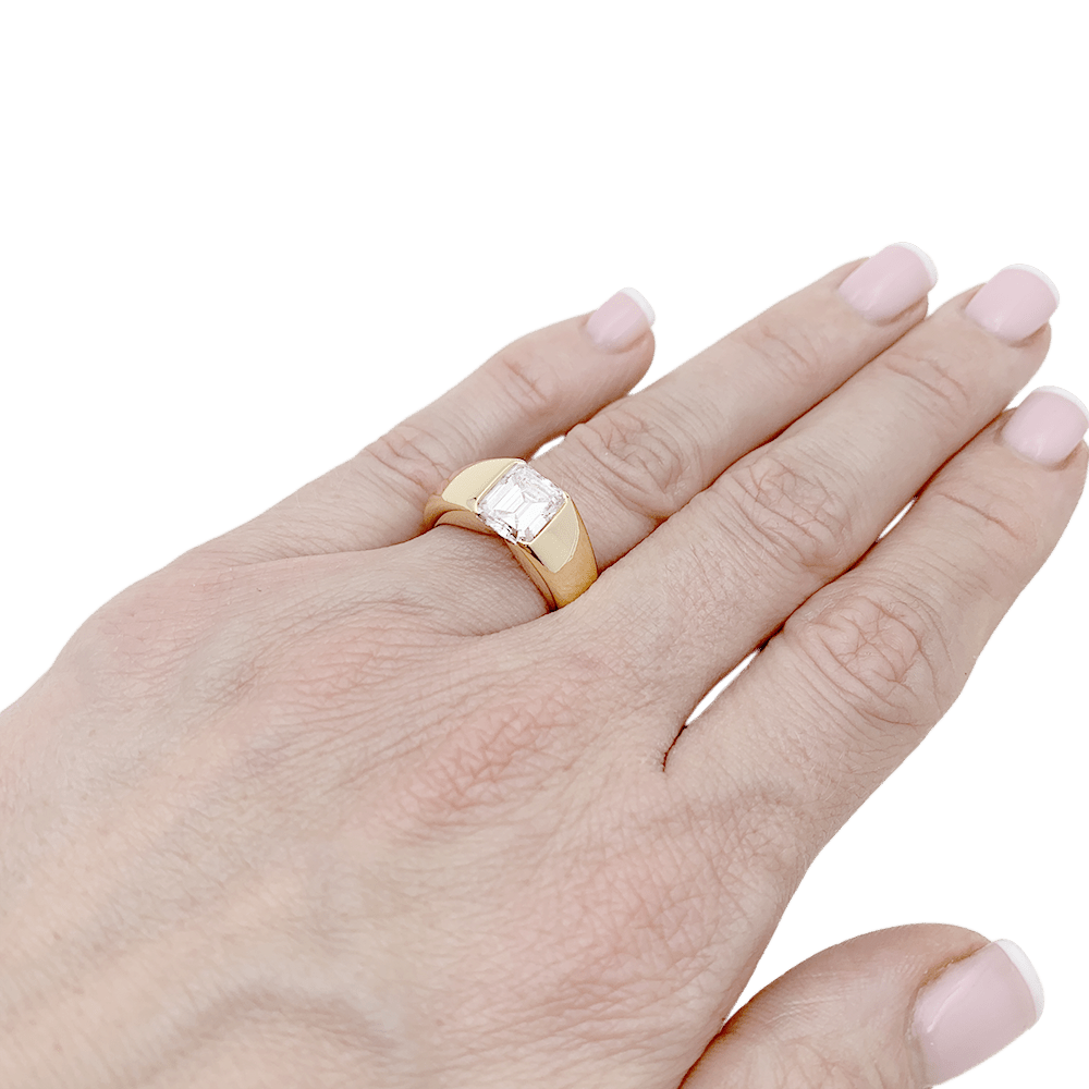 Bague Cartier or jaune, diamant 2,05 carats. - Maison Eloe