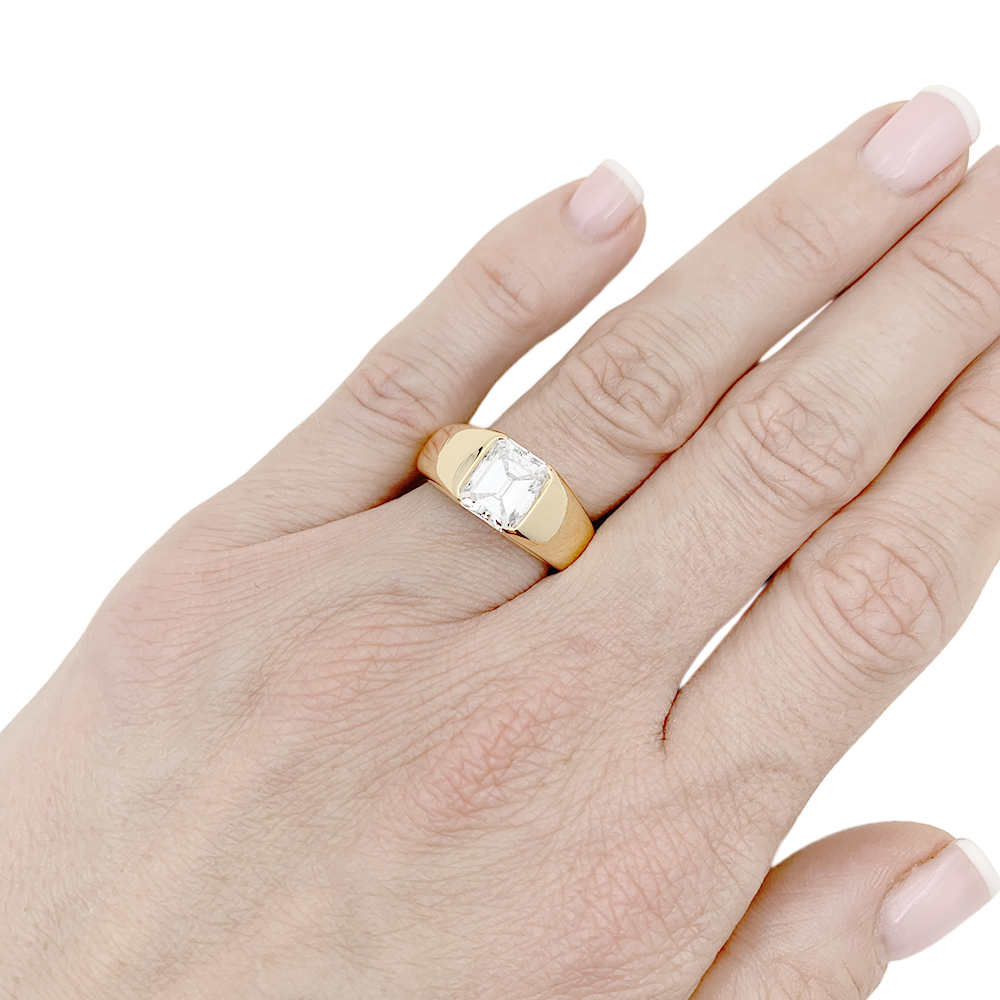 Bague Cartier or jaune, diamant 2,05 carats.