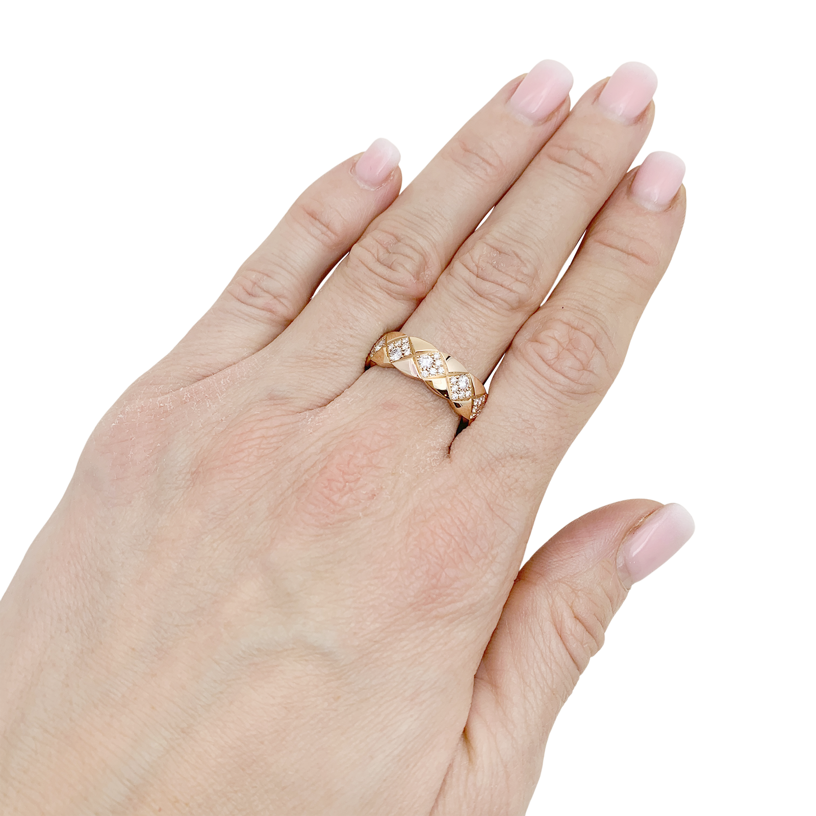 Chanel ring, "Coco Crush", beige gold, diamonds.