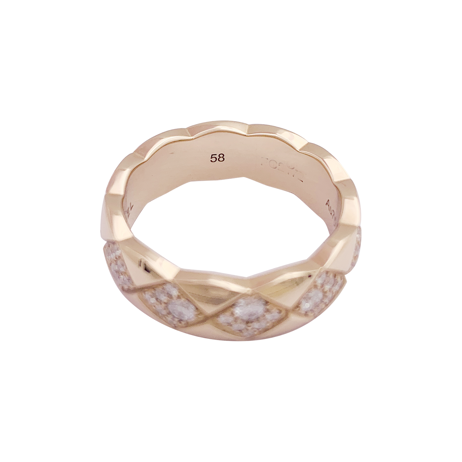 Chanel ring, "Coco Crush", beige gold, diamonds.