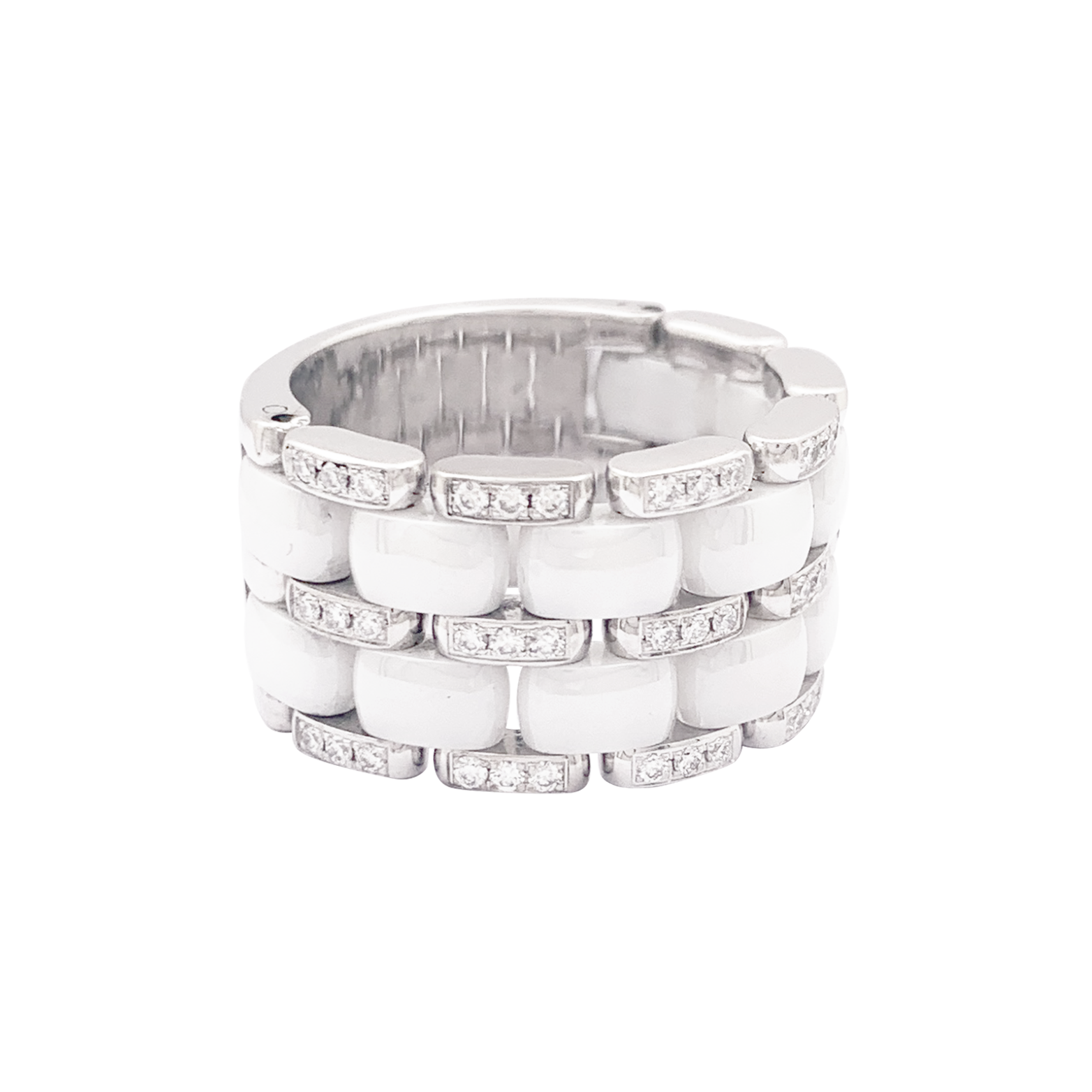 Bague Chanel, "Ultra", or blanc, céramique blanche et diamants.