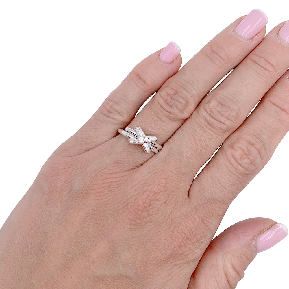 Chaumet ring, "Jeux de Liens", white gold, diamonds.