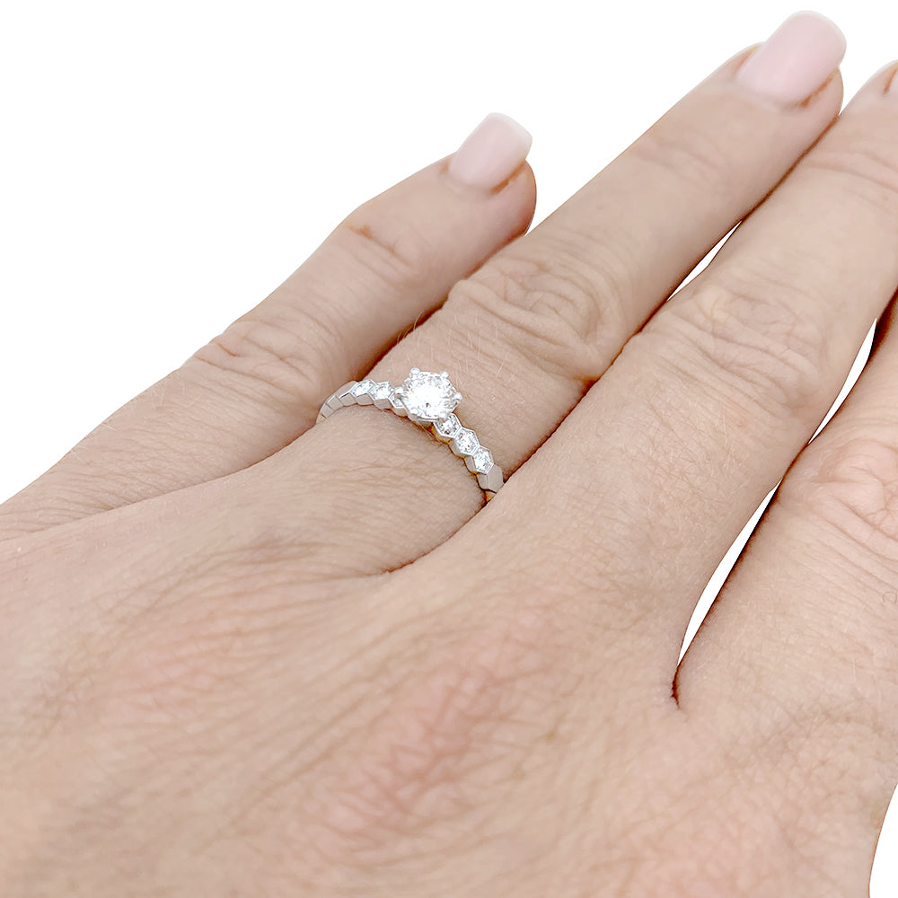 Chaumet "Solitaire Bee my Love" ring in white gold and diamonds.