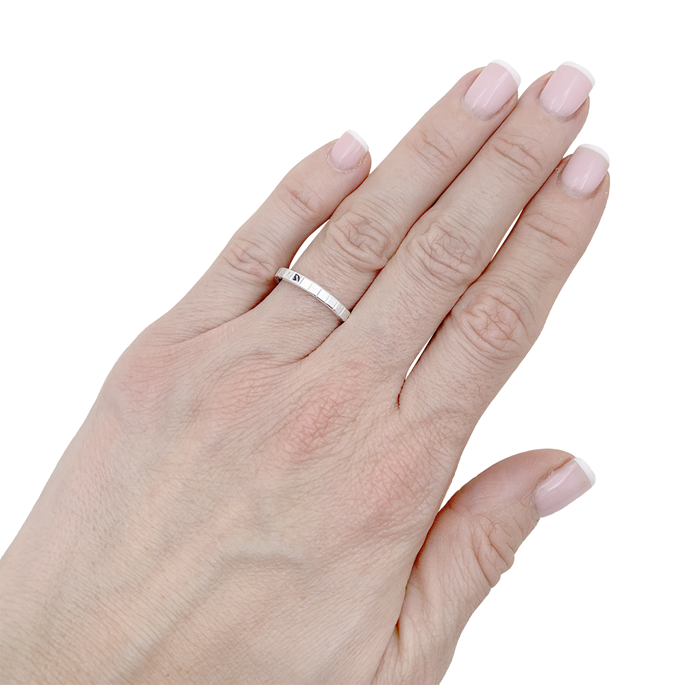Chopard "Ice Cube" ring in white gold.