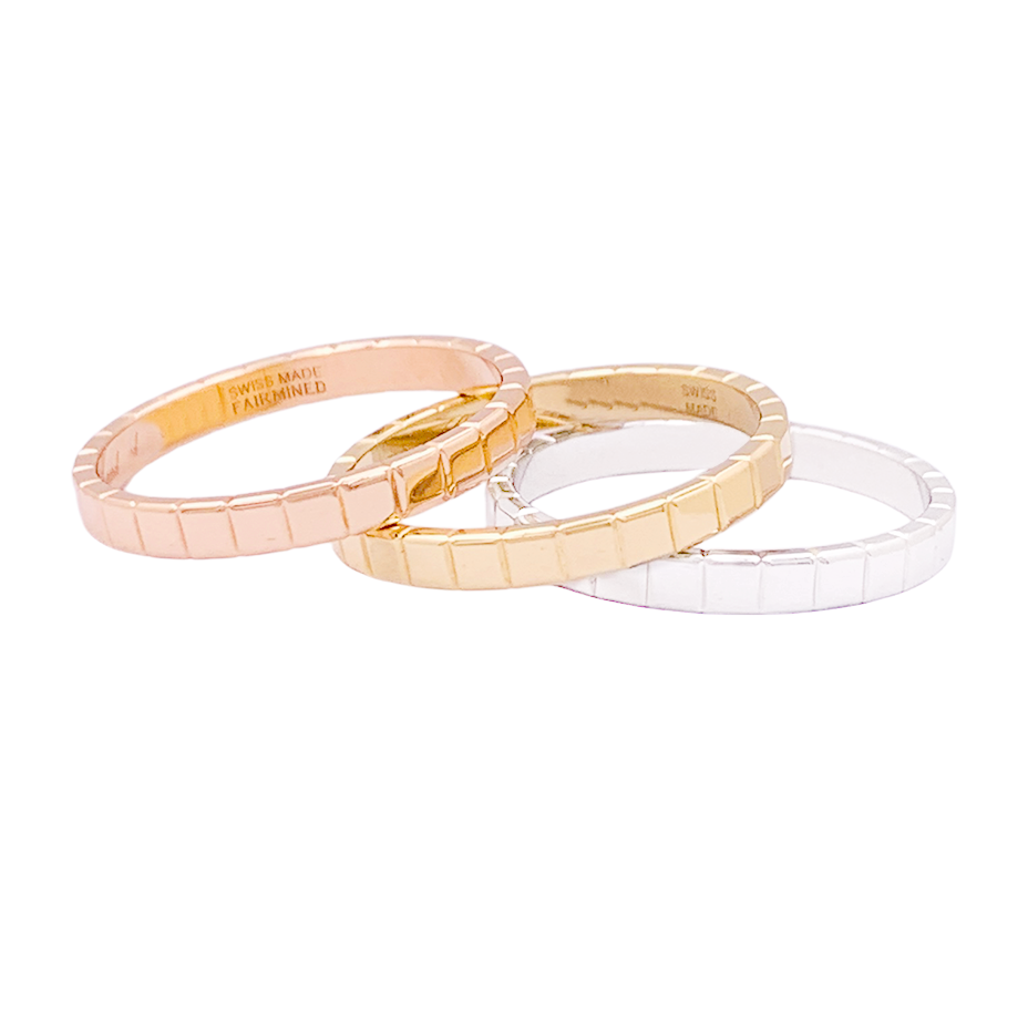 Chopard "Ice Cube" ring in yellow gold.